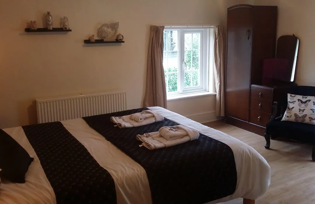 Kingsmede Bed & Breakfast-1